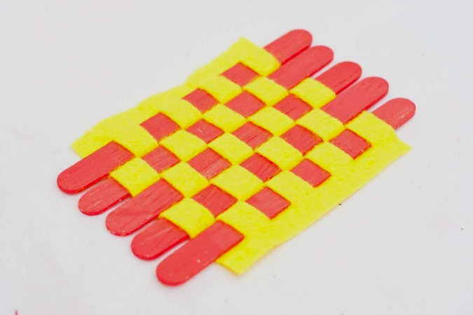 How To Make A Cute Popsicle Stick Coaster To Beat Spills