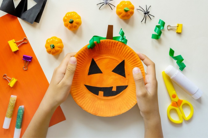 How To Make A Paper Plate Pumpkin